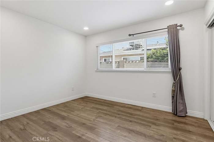 Building Photo - 14611 Ermita Ave