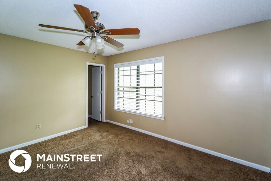 Building Photo - 3048 Ingleside Dr