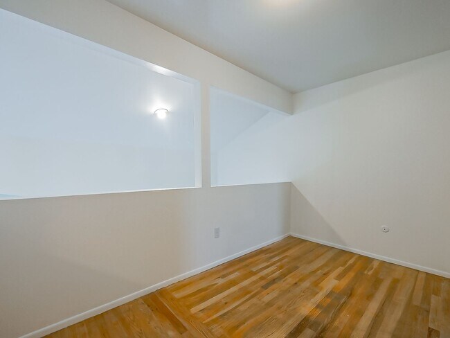 Building Photo - 42195 Park Ridge Rd