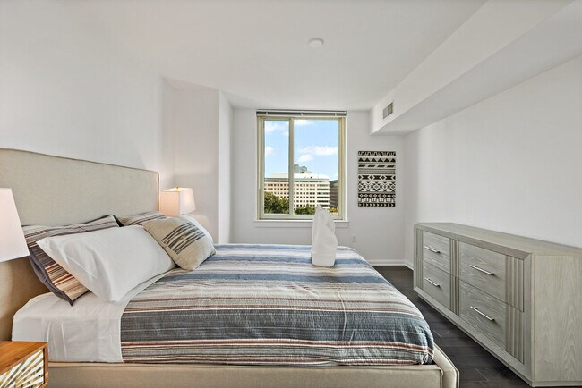 Building Photo - 8520 Tyco Rd