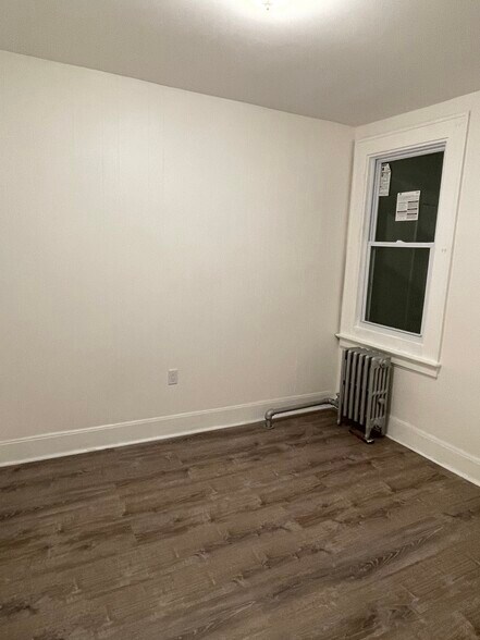 Building Photo - 526 N 5th St