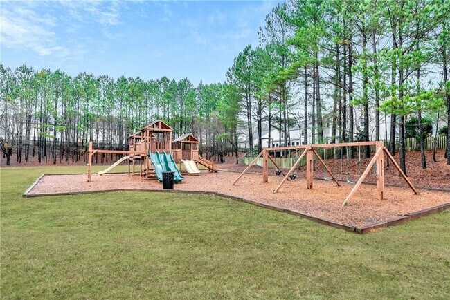 Building Photo - 241 Village Square Dr