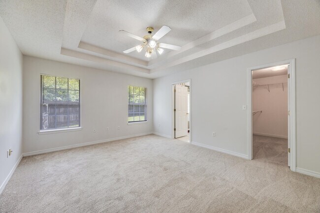 Building Photo - 2803 MacGregor Ln