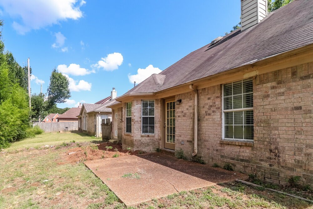 Building Photo - 7096 Lagrange Hill Dr