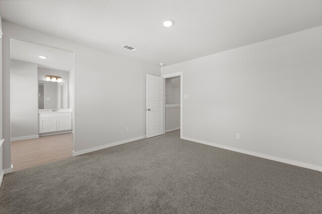 Building Photo - 21635 Coral Mist Dr