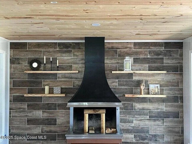 Building Photo - 450 Riverdale Dr