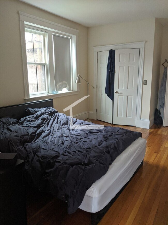 Building Photo - Nice 2 bed with office
