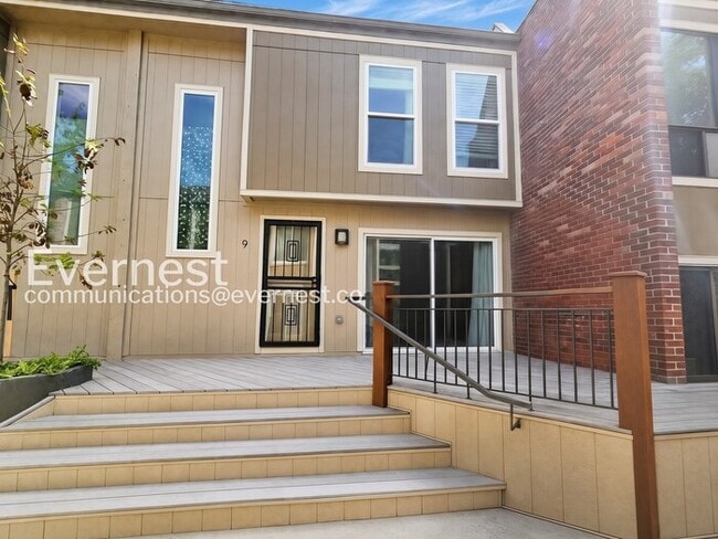 Building Photo - 805 E 7th Ave