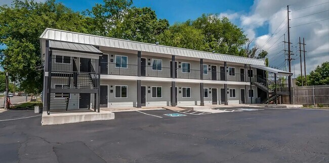 Building Photo - 1 bedroom, 1 bath apartments