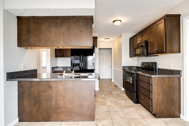 Building Photo - 133 Cloverfield Ct
