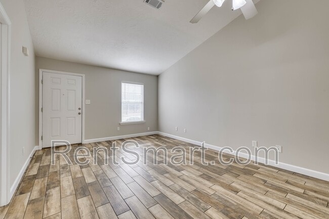 Building Photo - 219 Lynbrook Way