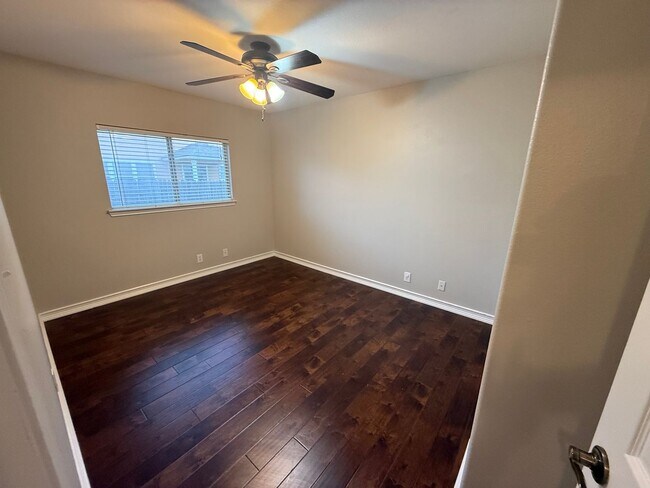 Building Photo - "Beautiful 4-Bed, 2-Bath Home in Emerald Valley – Lease for $1,725 (15 Months)