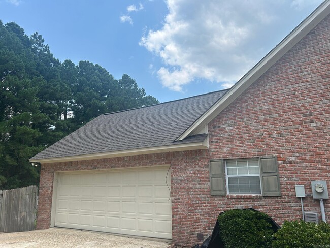 Building Photo - 5506 Oakwood Dr