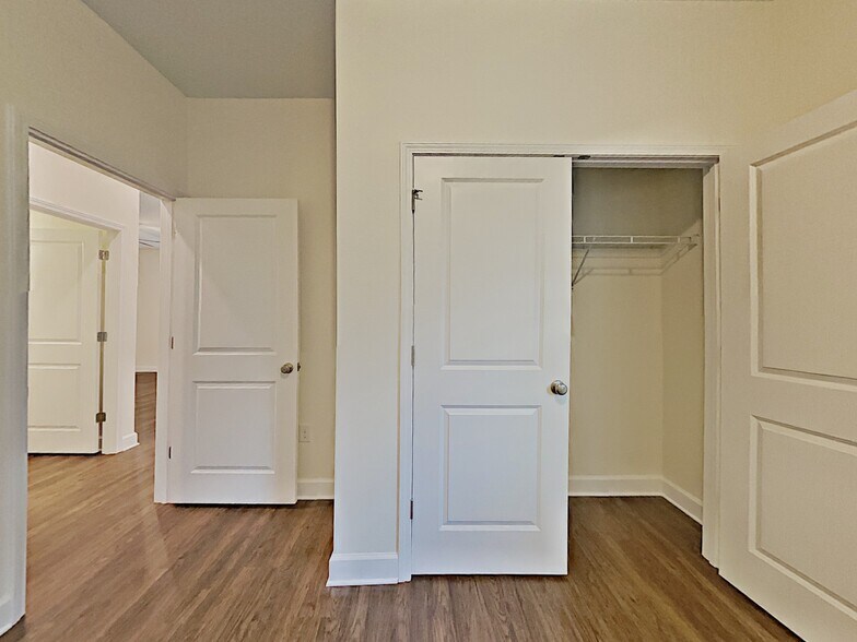 Building Photo - 912 Walden Woods Dr
