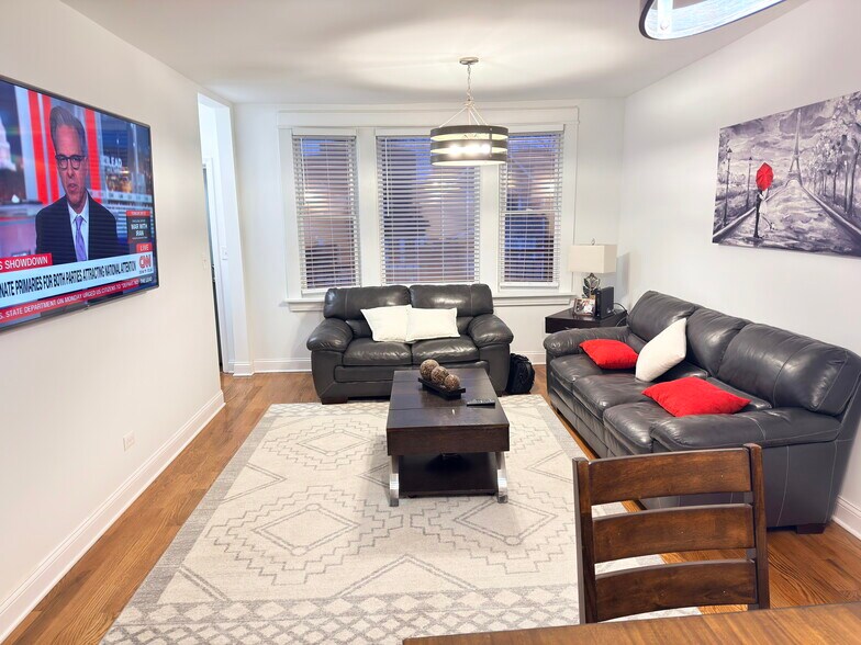 Building Photo - 2922 N Rockwell St