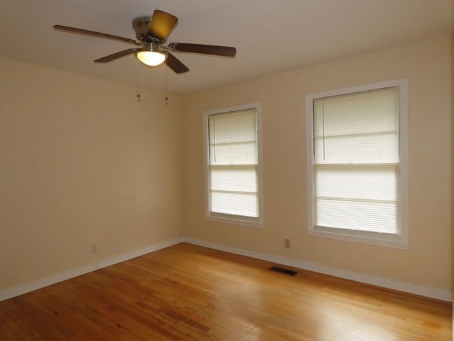 Building Photo - Updated 3 Bedroom, 1 Bathroom Home in Tyler