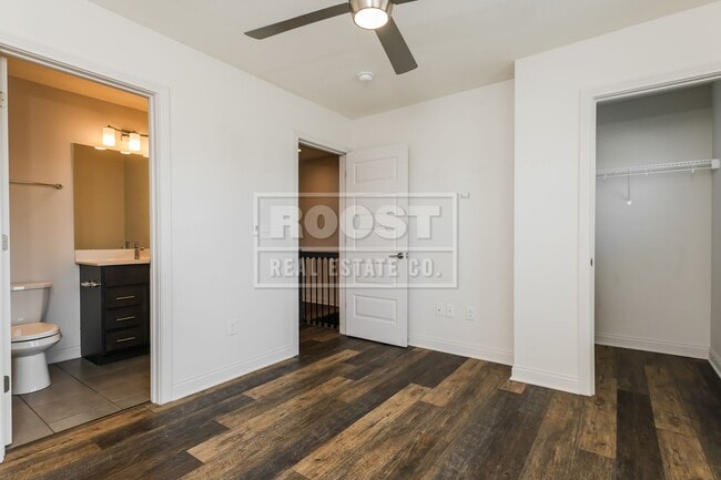 Building Photo - 2 Bed 1.5 Bathroom Condo Available in Springfield