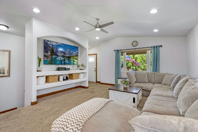 Building Photo - 3/2 Ranch Style Home in Berthoud!