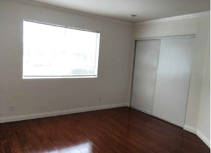 Building Photo - 8939 Mango Ave