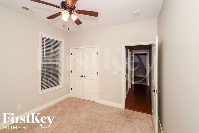 Building Photo - 152 Willow View Lane