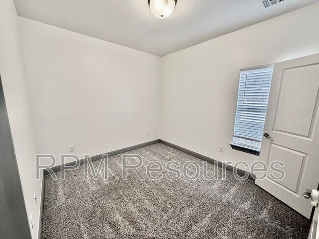 Building Photo - 3613 Shutter Ridge Dr