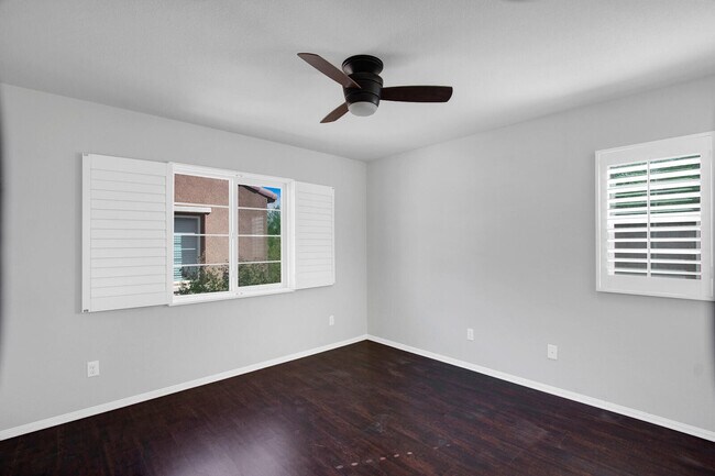 Building Photo - 607 Calle Vibrante