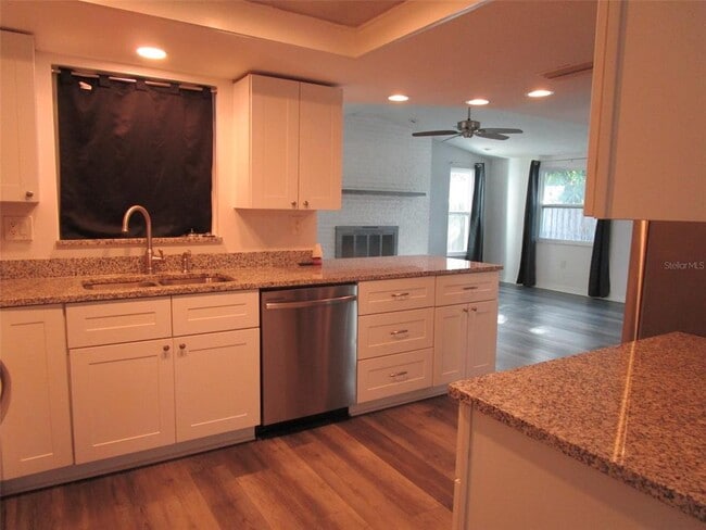 Building Photo - 7226 San Moritz Dr