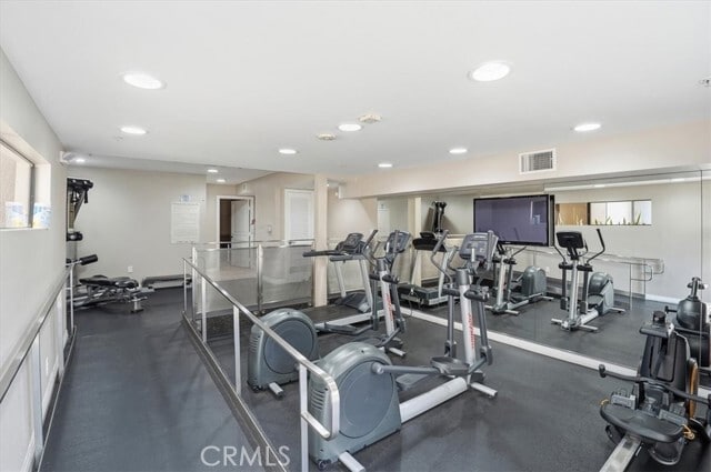 Building Photo - 7320 Hawthorn Ave