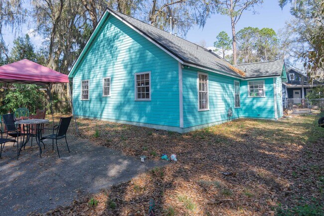 Building Photo - Beautiful House Near Downtown!!!