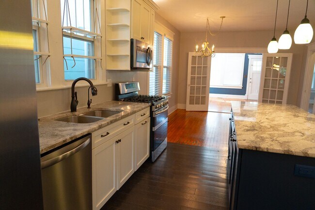 Building Photo - Charming Historic Home Walkable to Cargo & Soda Pop Districts