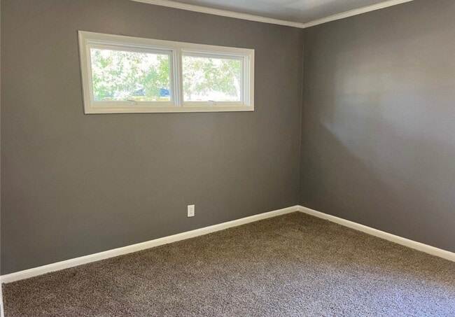 Building Photo - 4 Bedrooms | 2 Bathrooms | Section 8 Friendly