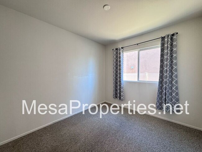 Building Photo - 11784 Ginger St