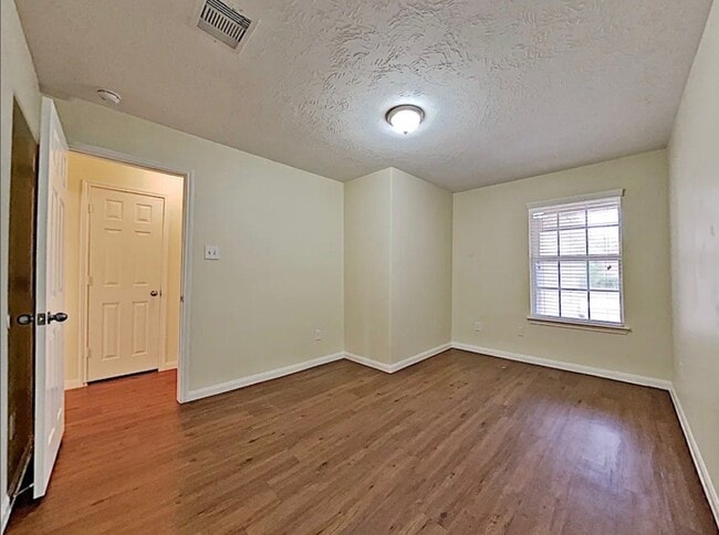 Building Photo - 64 Atascadero Dr