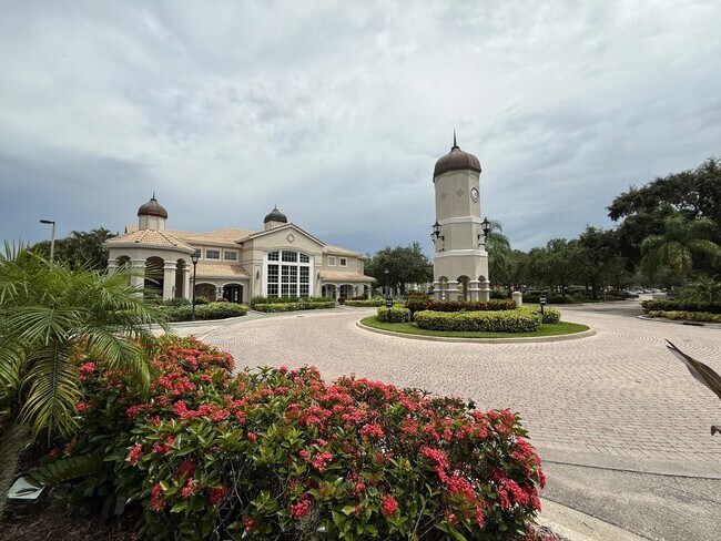 Building Photo - 116 SW Peacock Blvd