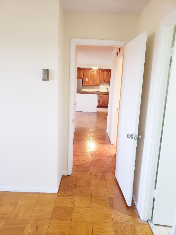 Building Photo - 1121 University Blvd W