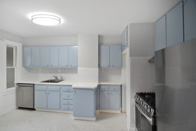 Building Photo - 110 Webster St