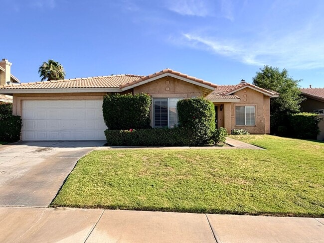 Building Photo - COMING SOON! LOVELY 3 Bedroom + Den/ 2 Bath POOL Home In N. La Quinta!