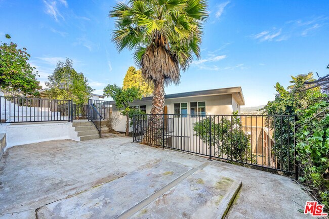 Building Photo - 5324 Weatherford Dr