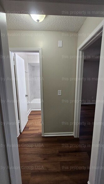 Building Photo - 3545 Villa Pl