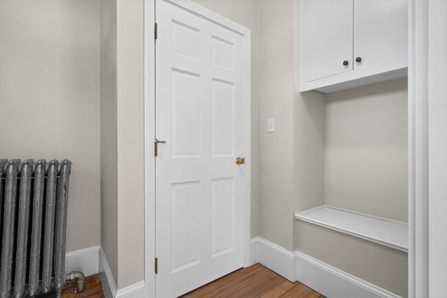 Building Photo - 144 Waverly Rd