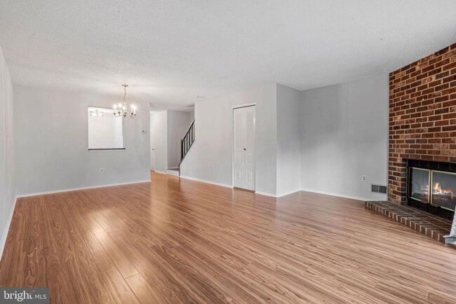 Building Photo - 6 Van Buren Pl