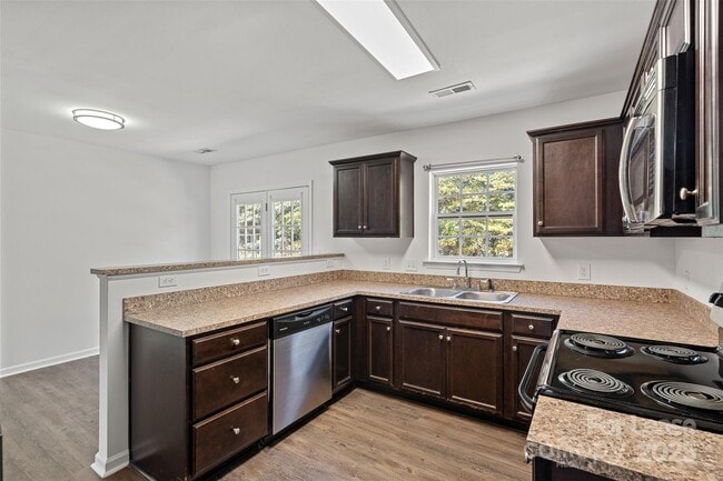 Building Photo - 5628 Henderson Oaks Dr