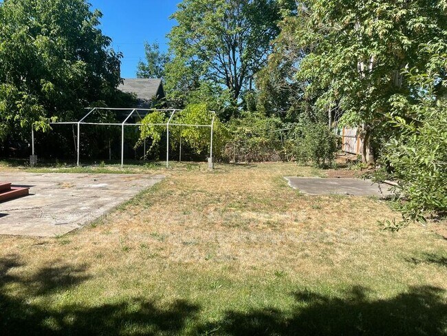Building Photo - 4514 NE 18th Ave