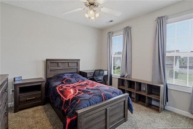 Building Photo - 420 Thorncliff Dr