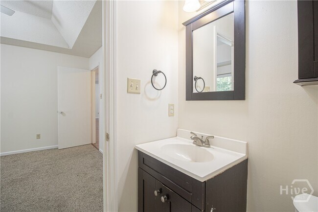 Building Photo - 148 Country Walk Cir