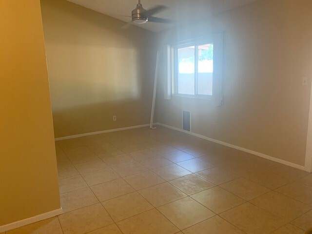 Building Photo - 9064 N 68th Ln