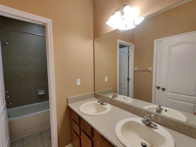 Building Photo - 7801 Seafield Ln