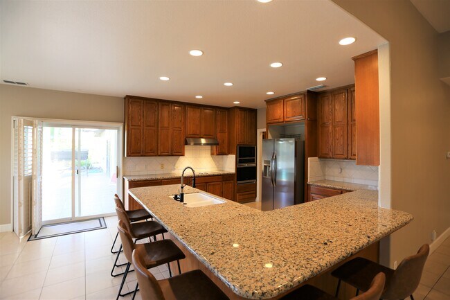 Building Photo - 320 Hartley Dr