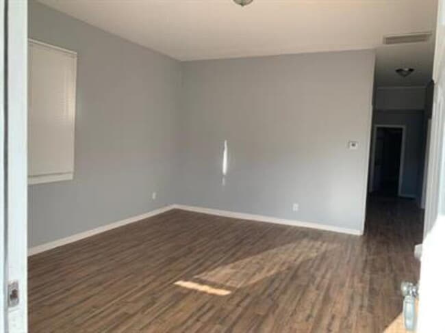 Building Photo - 663 Williams St