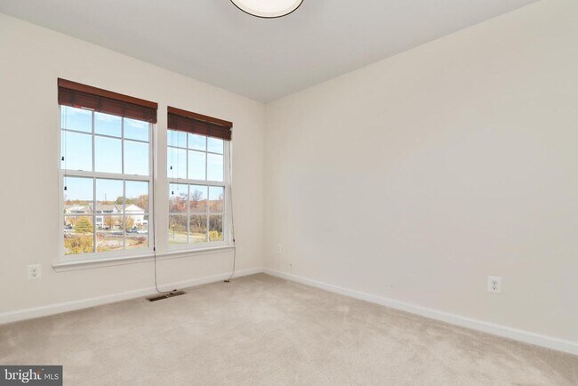 Building Photo - 8942 Dahlgren Ridge Rd